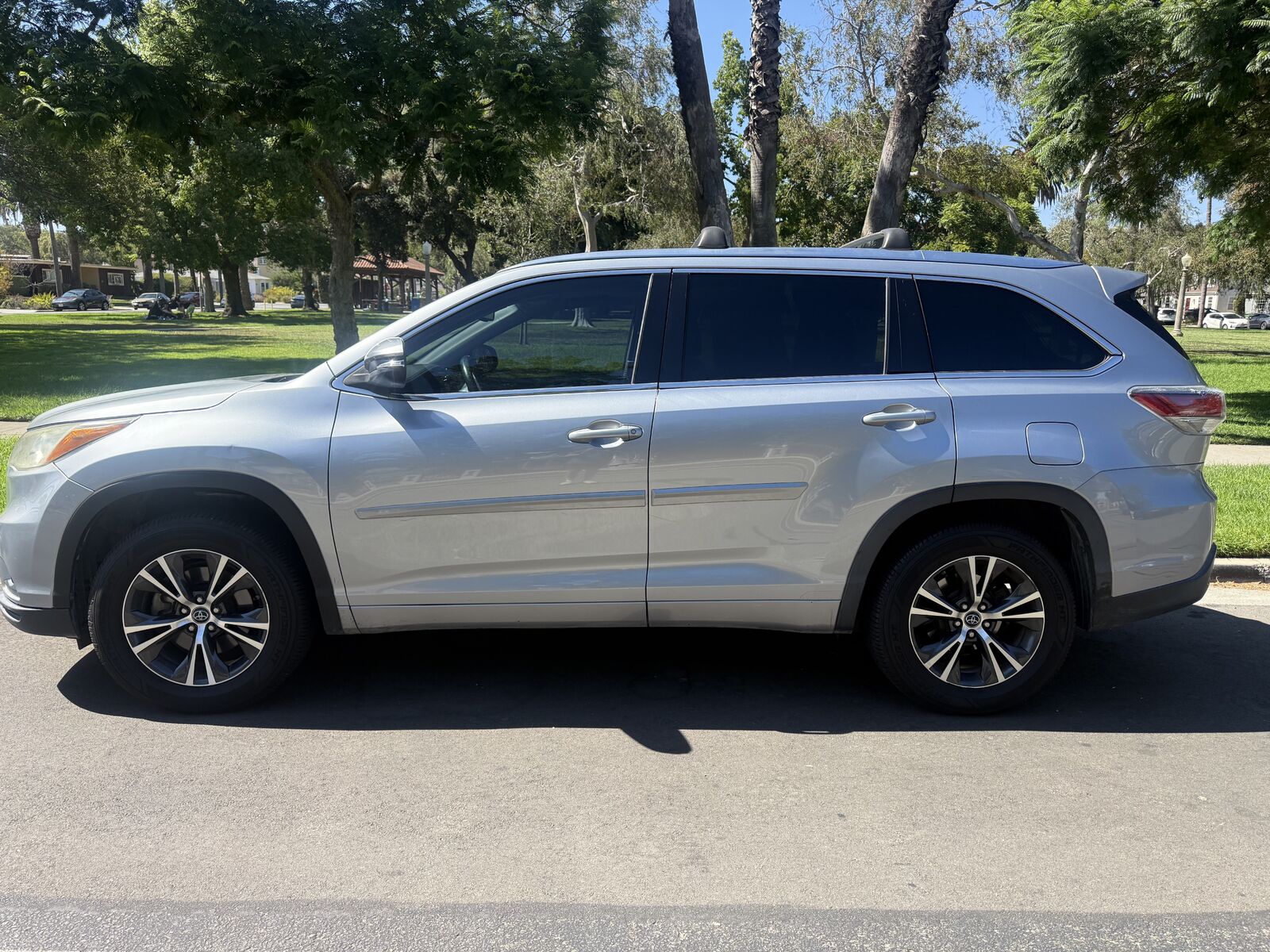 2016 TOYOTA Highlander