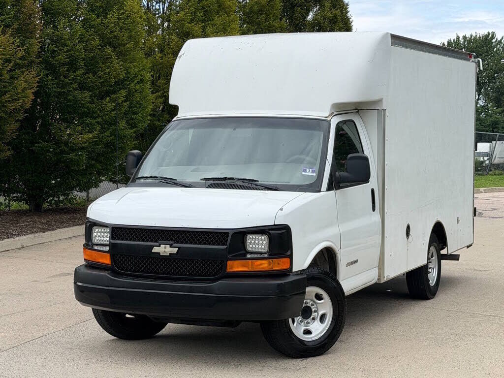 2011 CHEVROLET Express