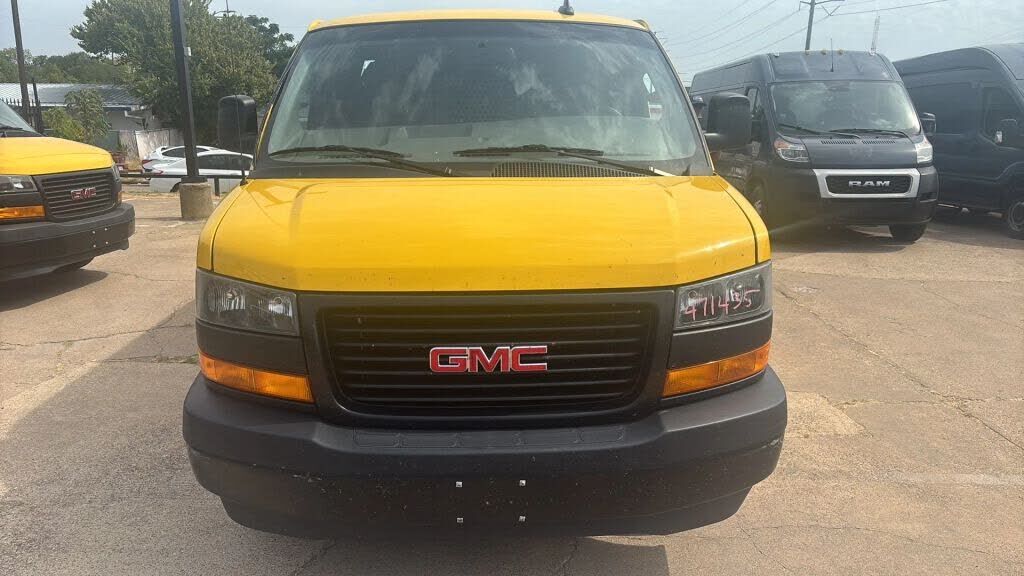2022 GMC Savana