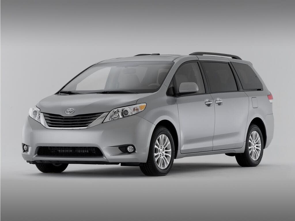 2013 TOYOTA Sienna