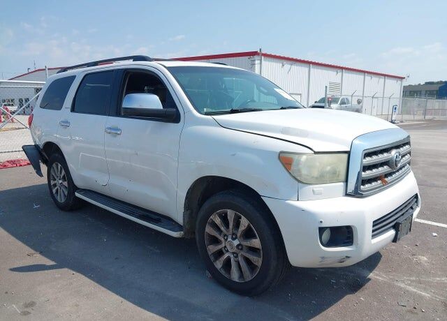 2014 TOYOTA Sequoia
