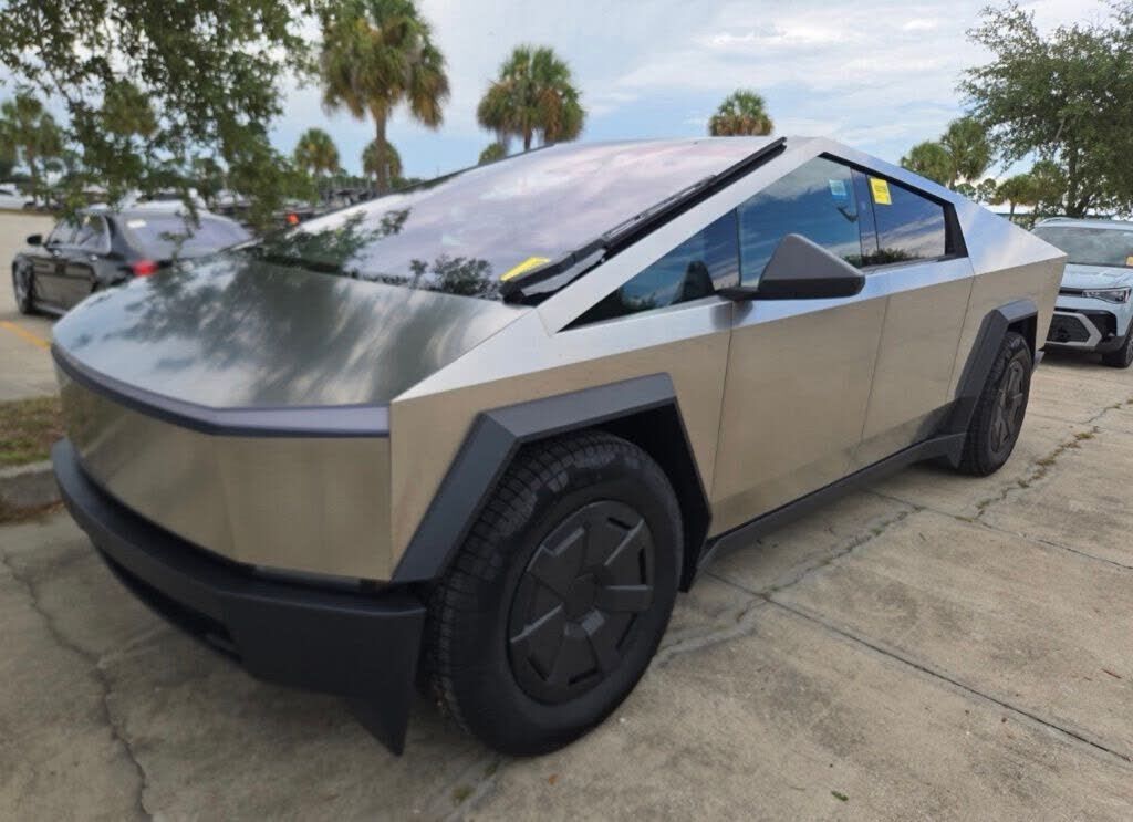 2026 TESLA Cybertruck