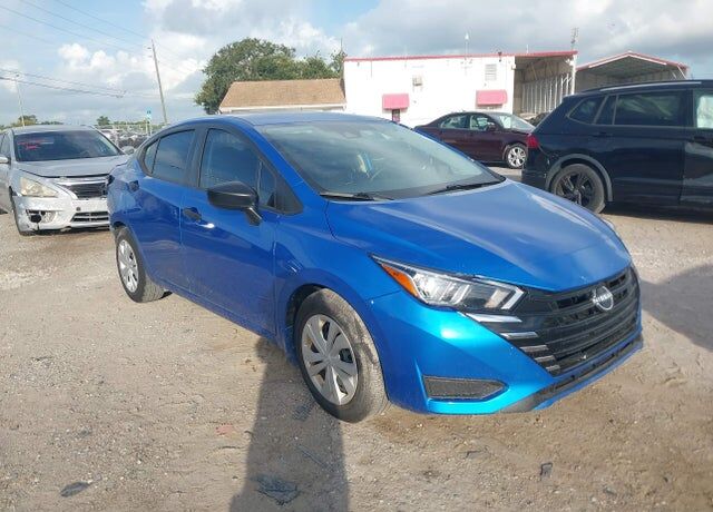 2023 NISSAN Versa