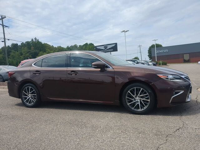 2017 LEXUS ES