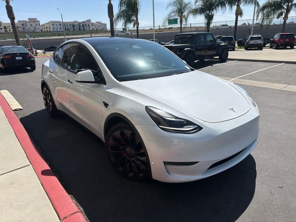 2022 TESLA Model Y