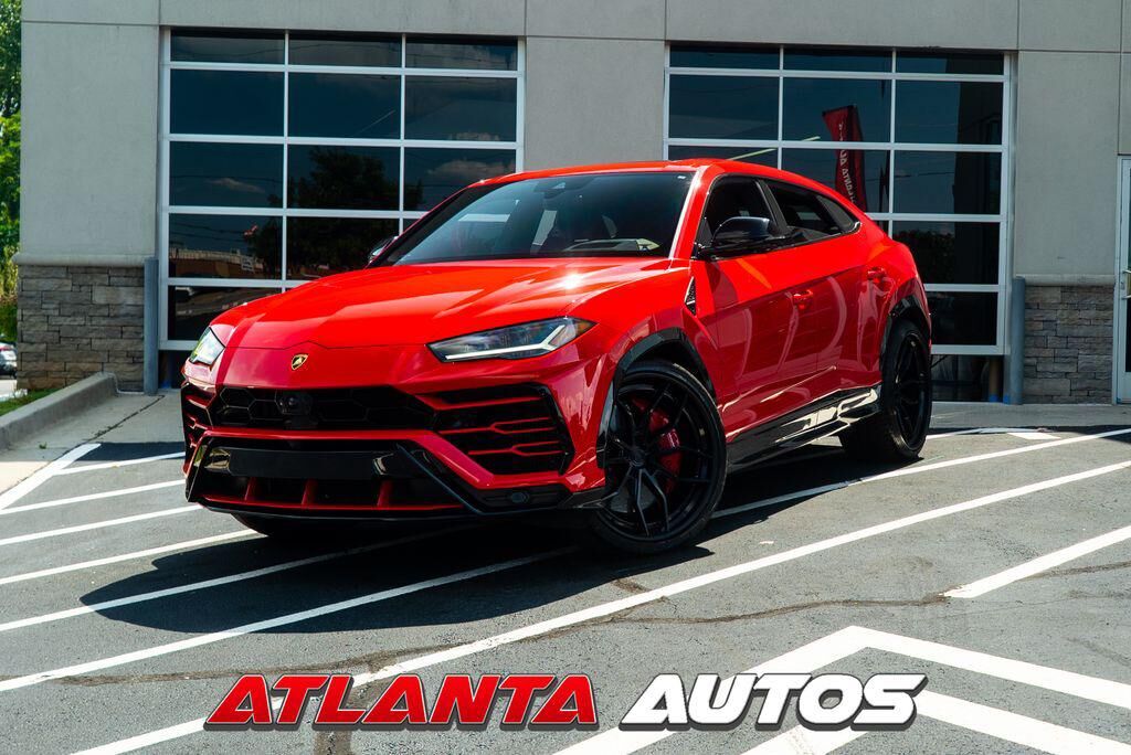 2020 LAMBORGHINI URUS