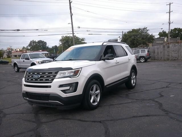 2017 FORD Explorer