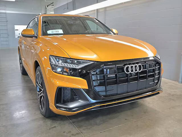 2023 AUDI Q8