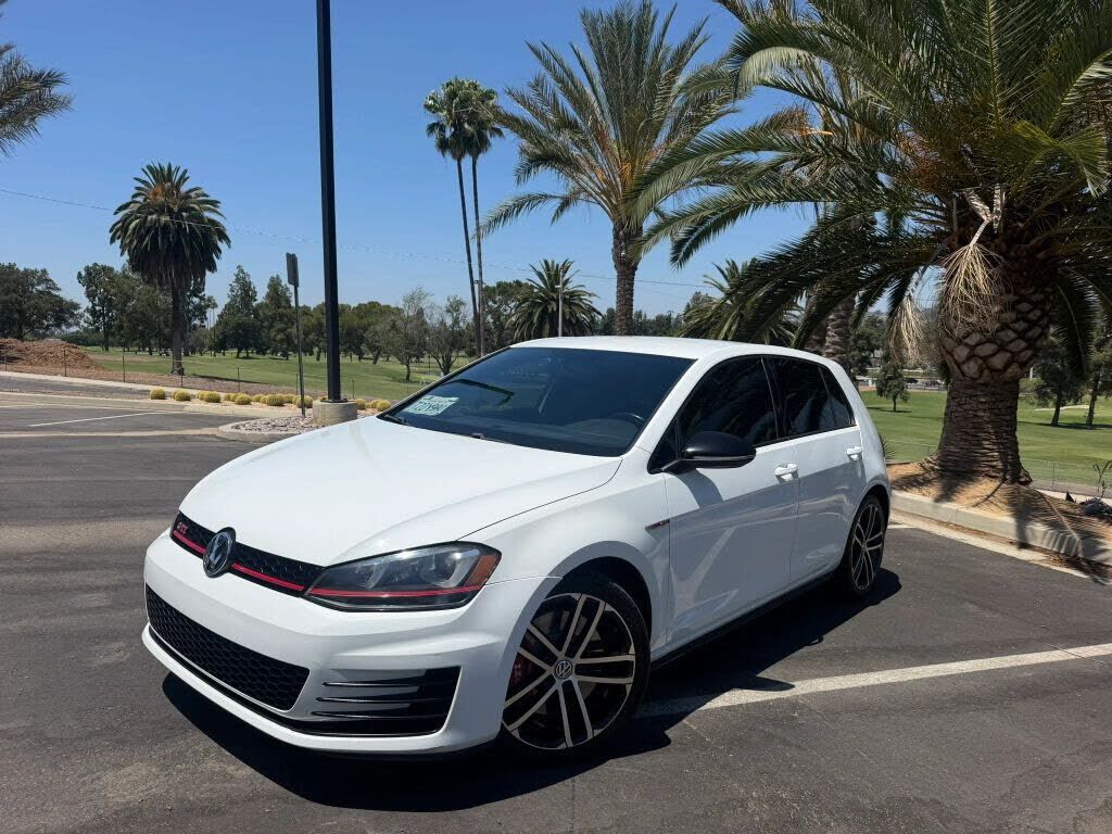 2017 VOLKSWAGEN Golf GTI