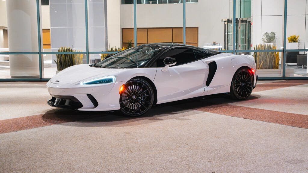 2021 MCLAREN GT