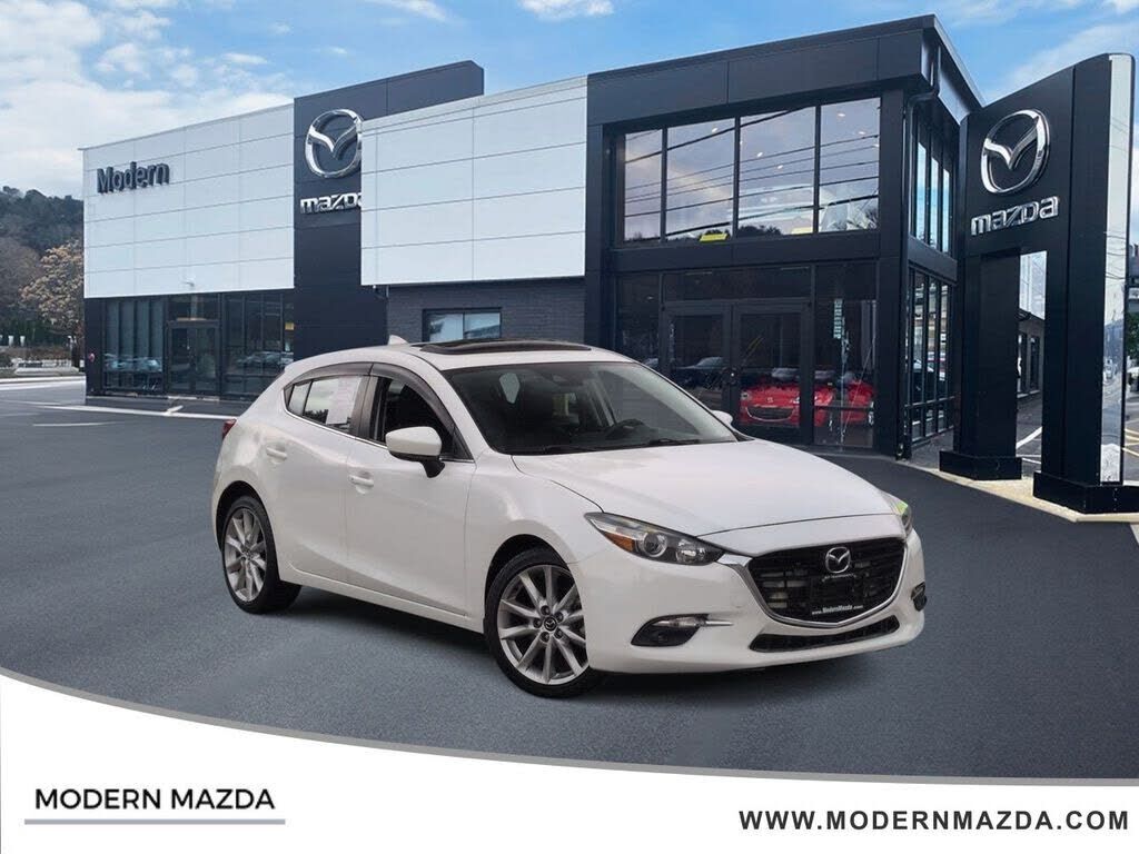 2017 MAZDA Mazda3