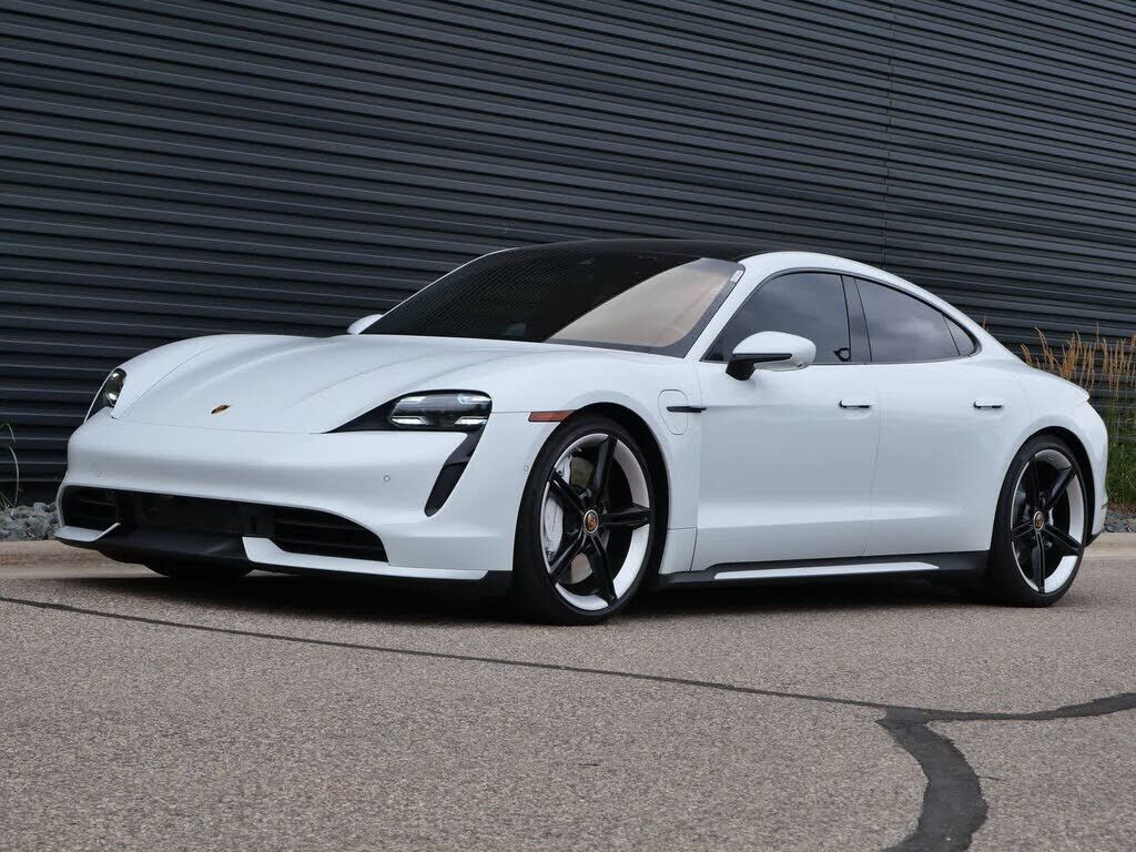 2020 PORSCHE Taycan