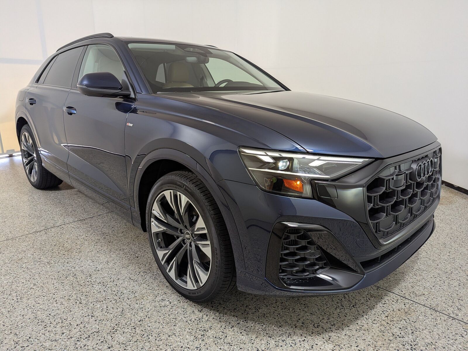 2027 AUDI Q8