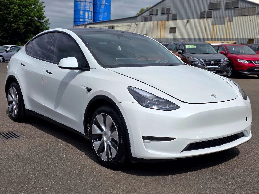 2023 TESLA Model Y