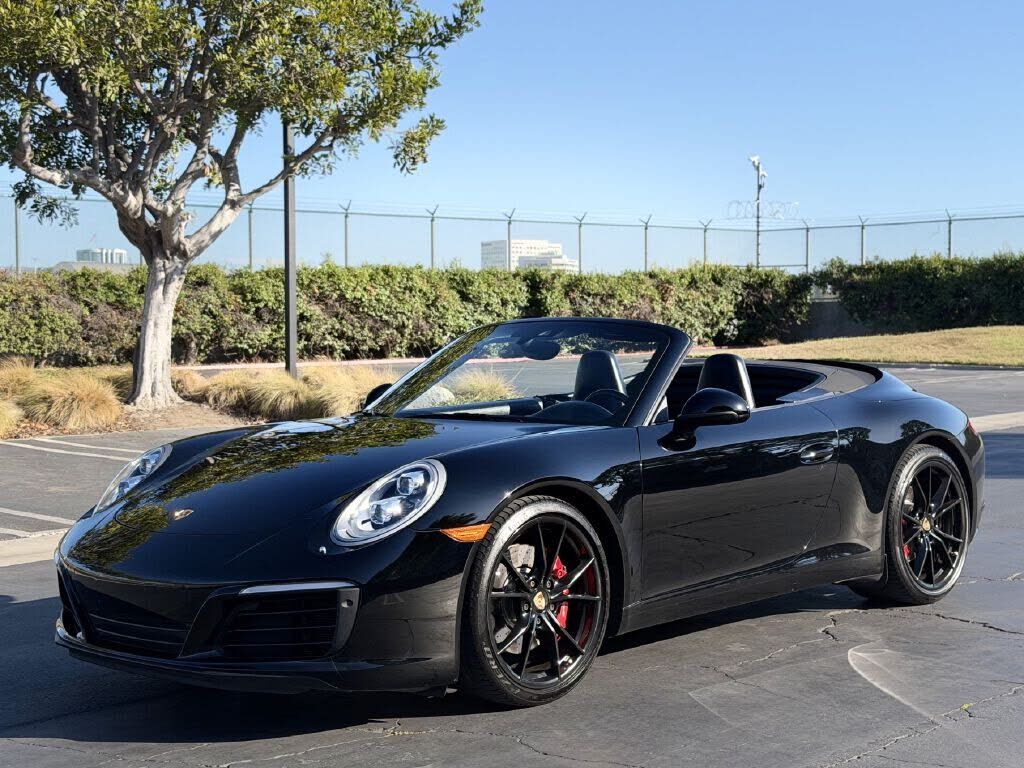 2017 PORSCHE 911