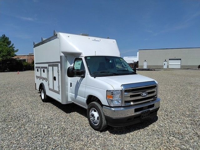 2027 FORD E-450