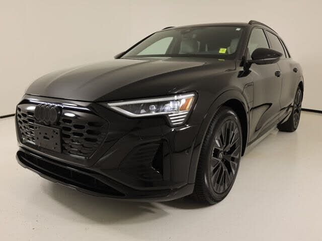 2024 AUDI Q8