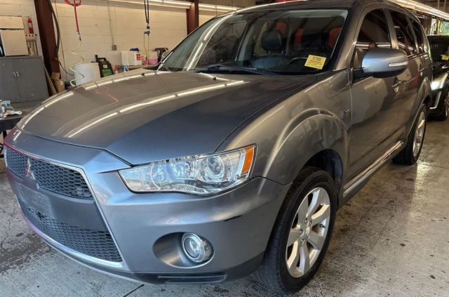 2013 MITSUBISHI Outlander