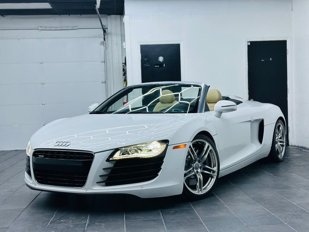 2011 AUDI R8