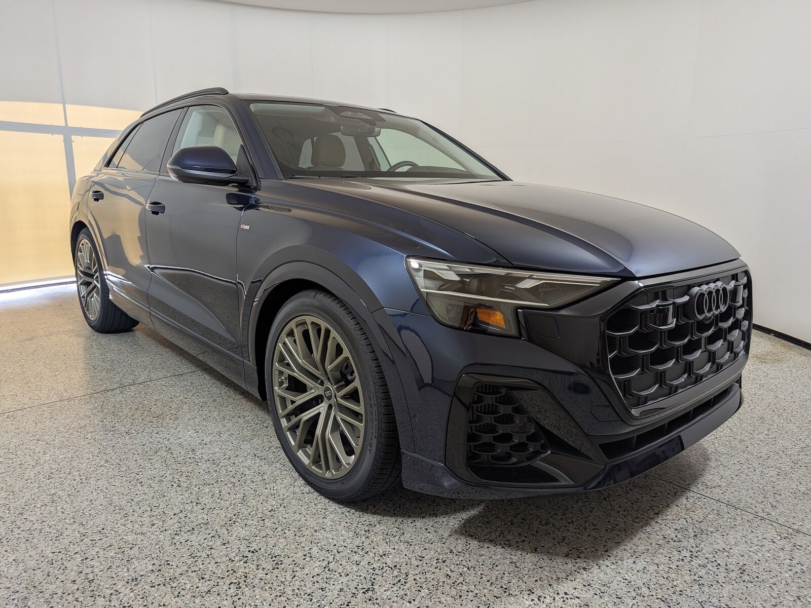 2027 AUDI Q8