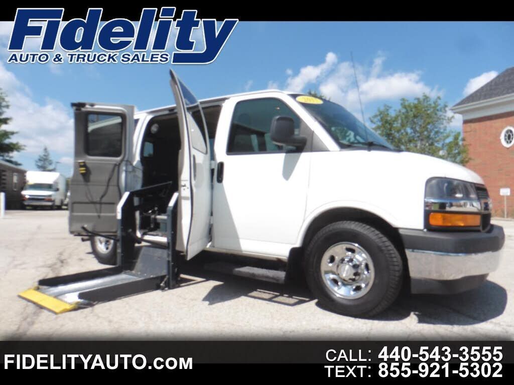 2017 CHEVROLET Express