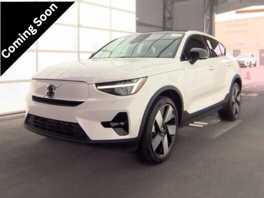 2023 VOLVO C40