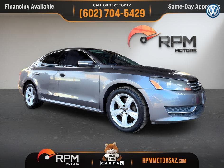 2013 VOLKSWAGEN Passat