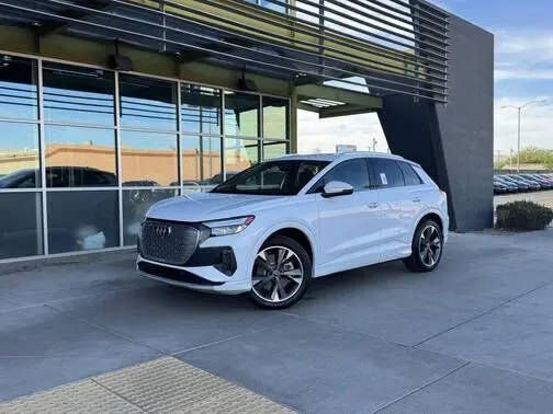 2022 AUDI Q4