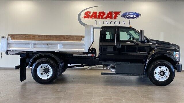 2025 FORD F-650