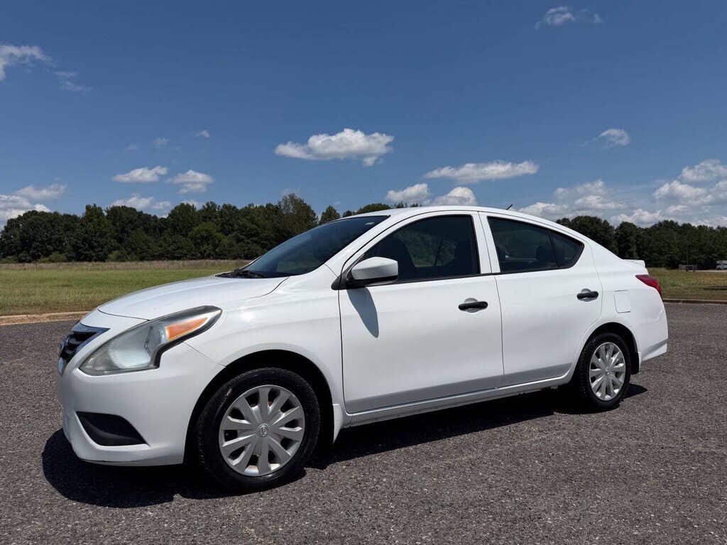 2016 NISSAN Versa