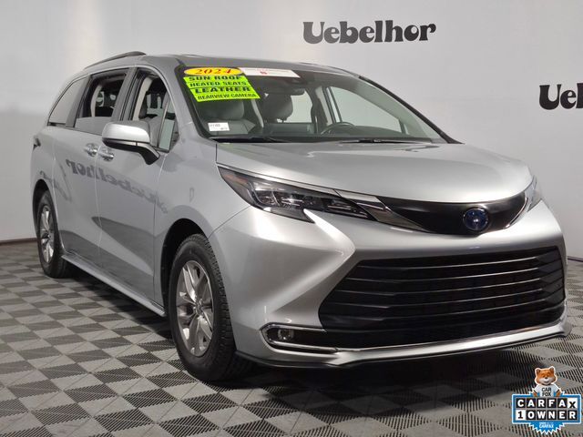 2024 TOYOTA Sienna