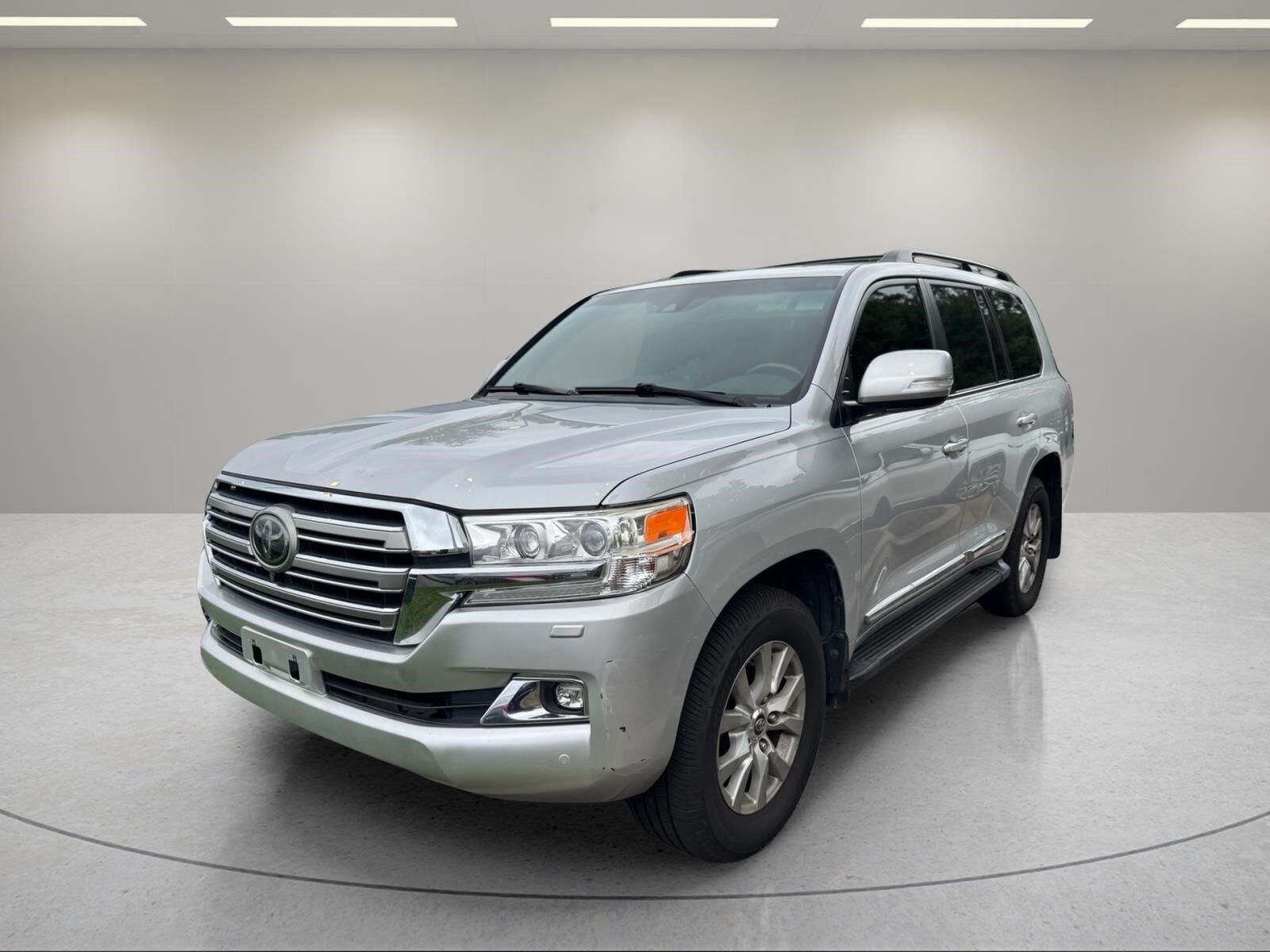 2016 TOYOTA Land Cruiser
