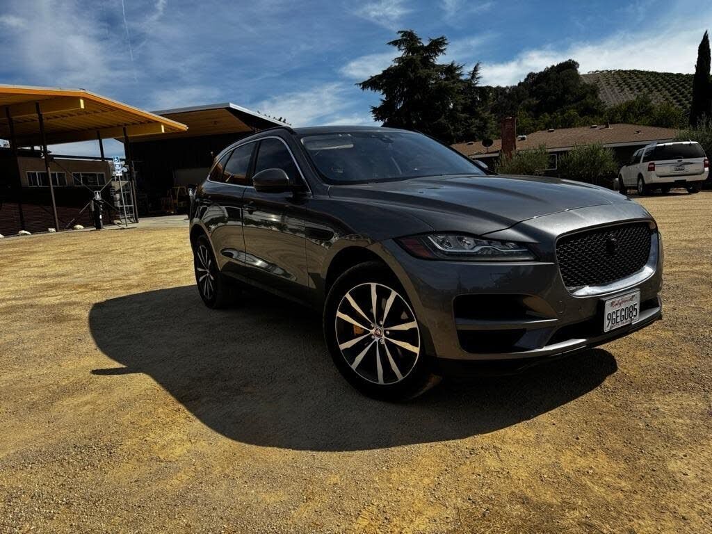 2017 JAGUAR F-Pace