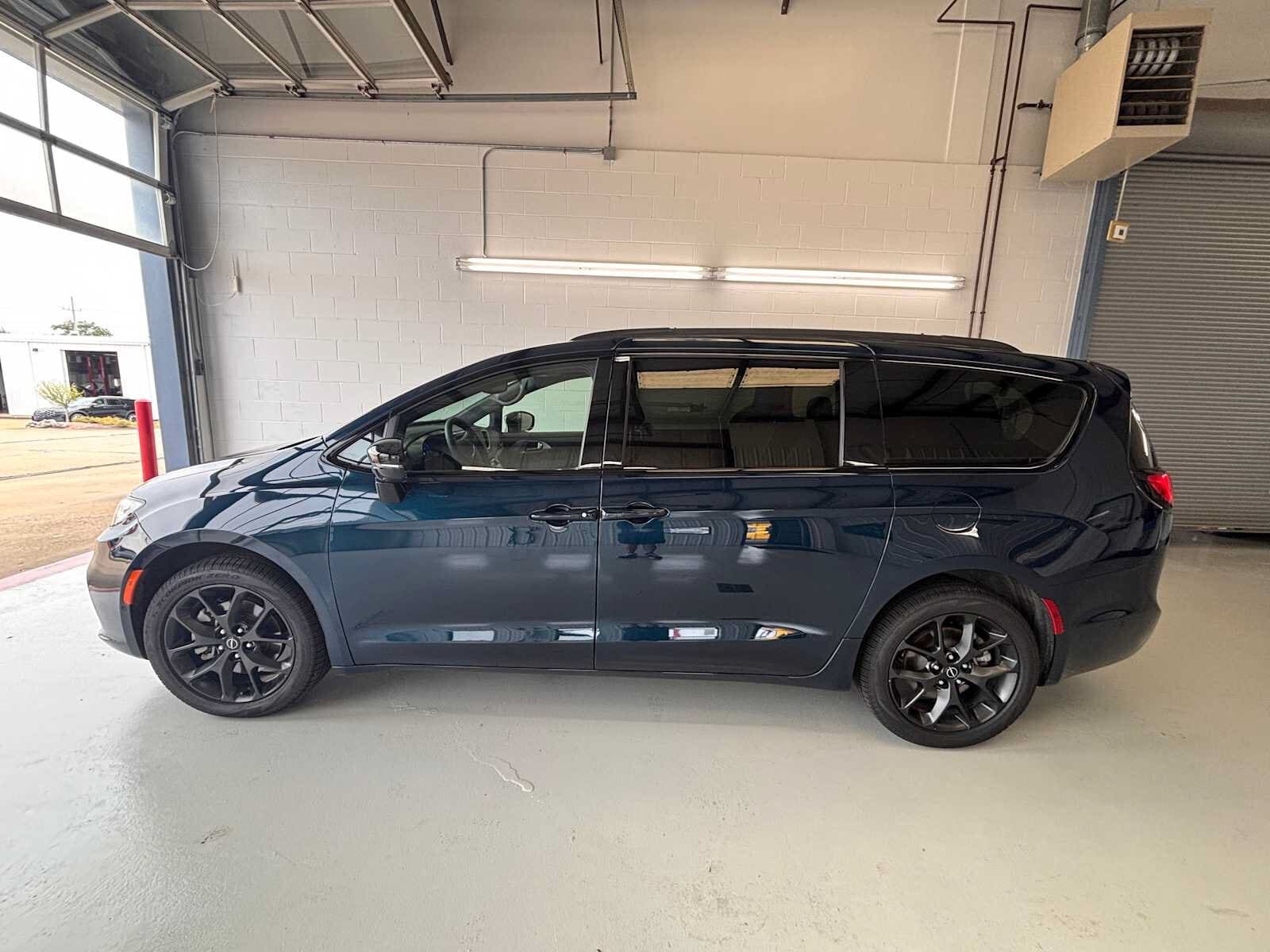 2025 CHRYSLER Pacifica