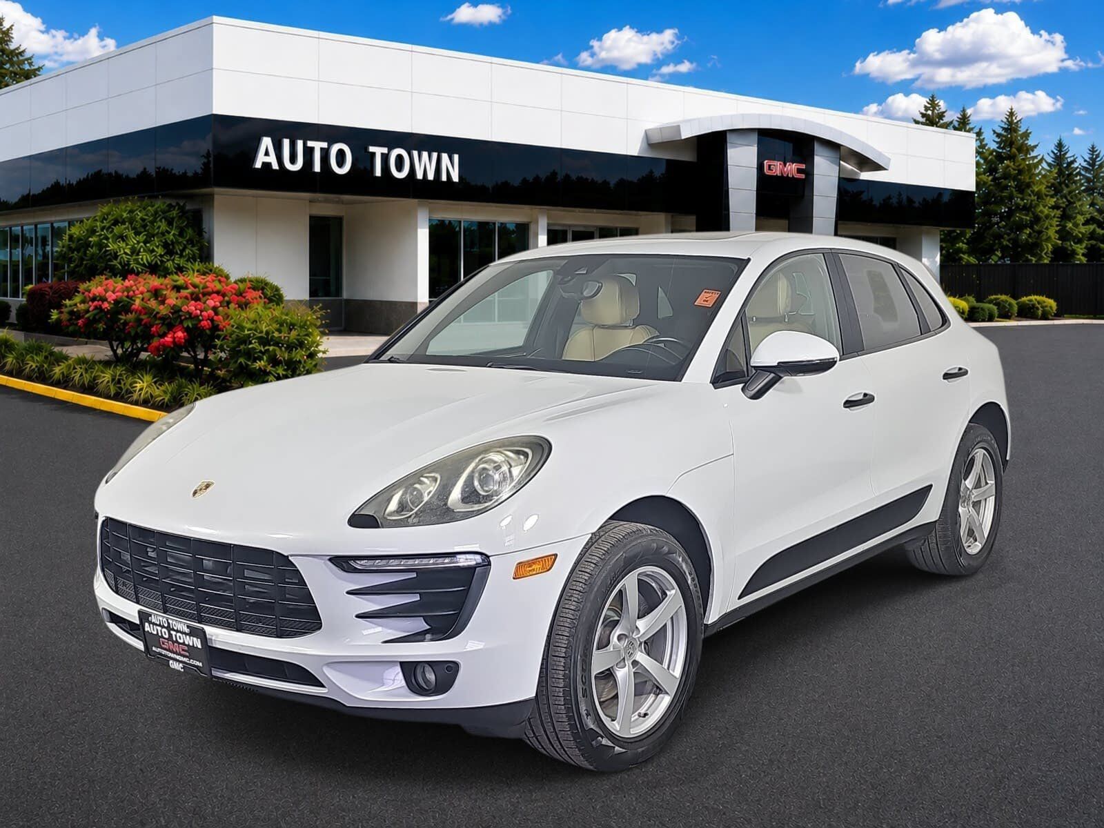 2018 PORSCHE Macan