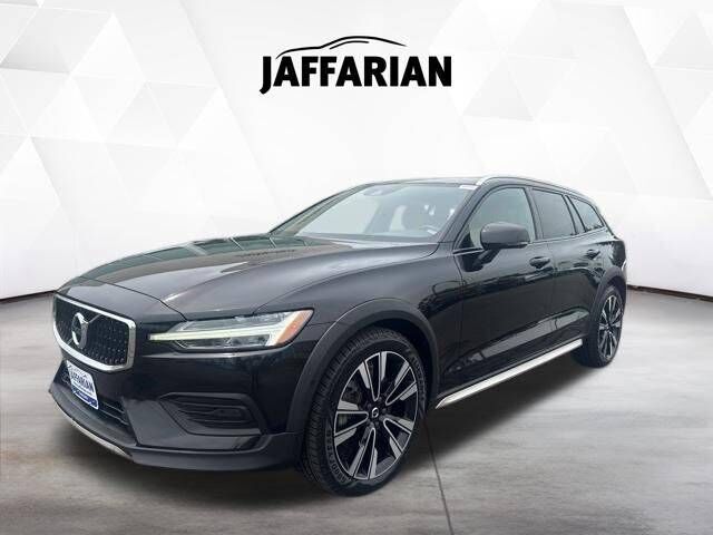 2020 VOLVO V60CC