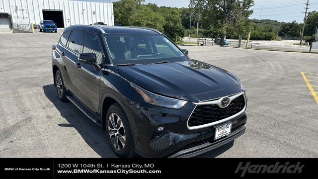 2022 TOYOTA Highlander