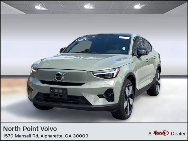 2023 VOLVO C40