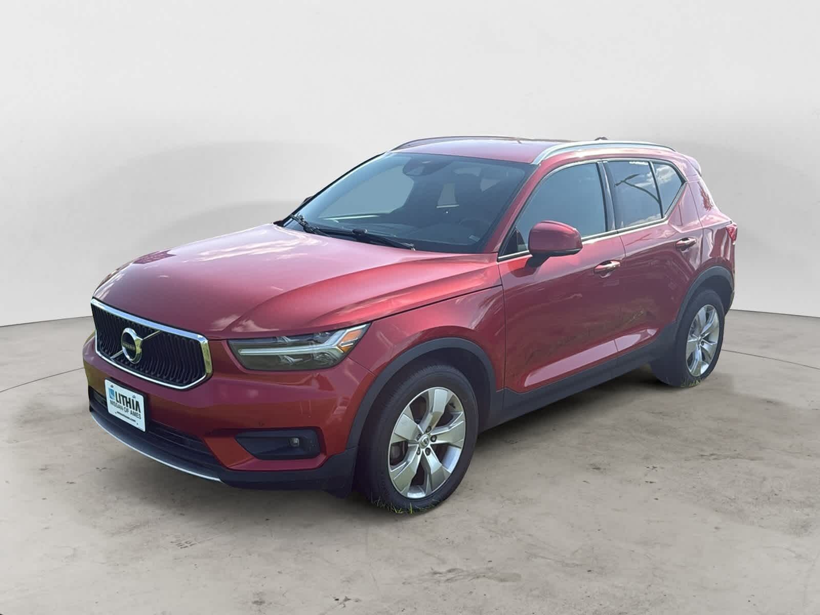 2022 VOLVO XC40