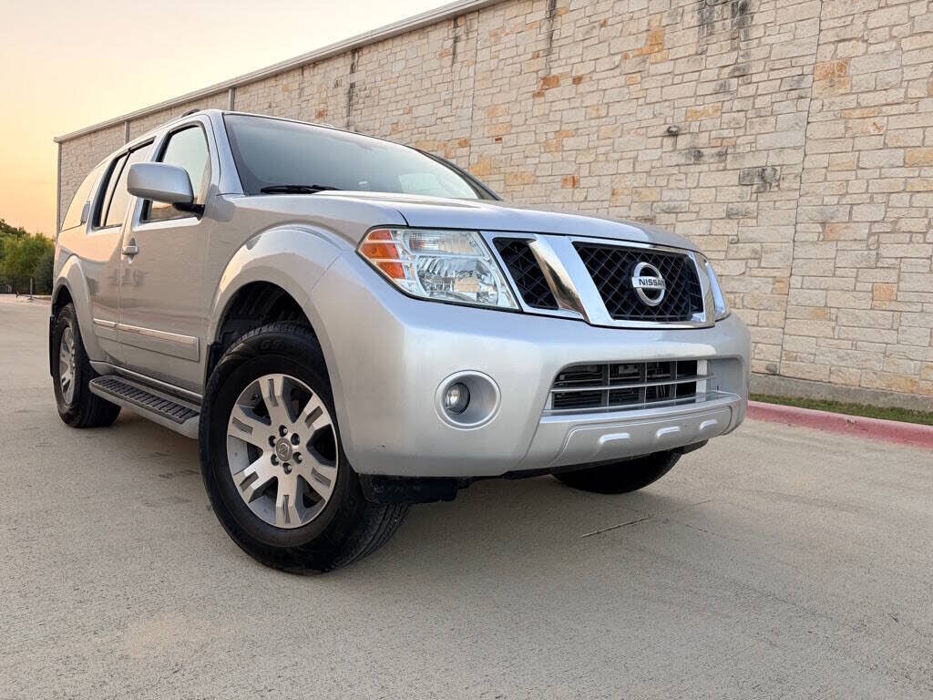 2012 NISSAN Pathfinder