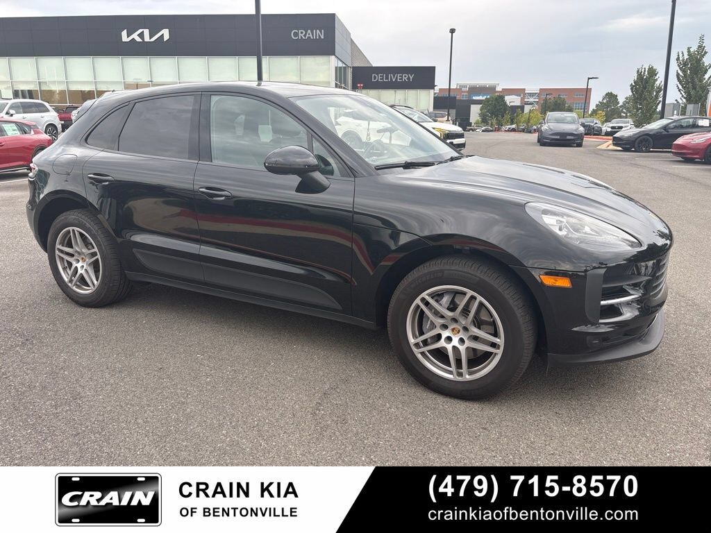 2021 PORSCHE Macan