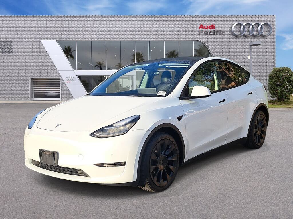 2022 TESLA Model Y