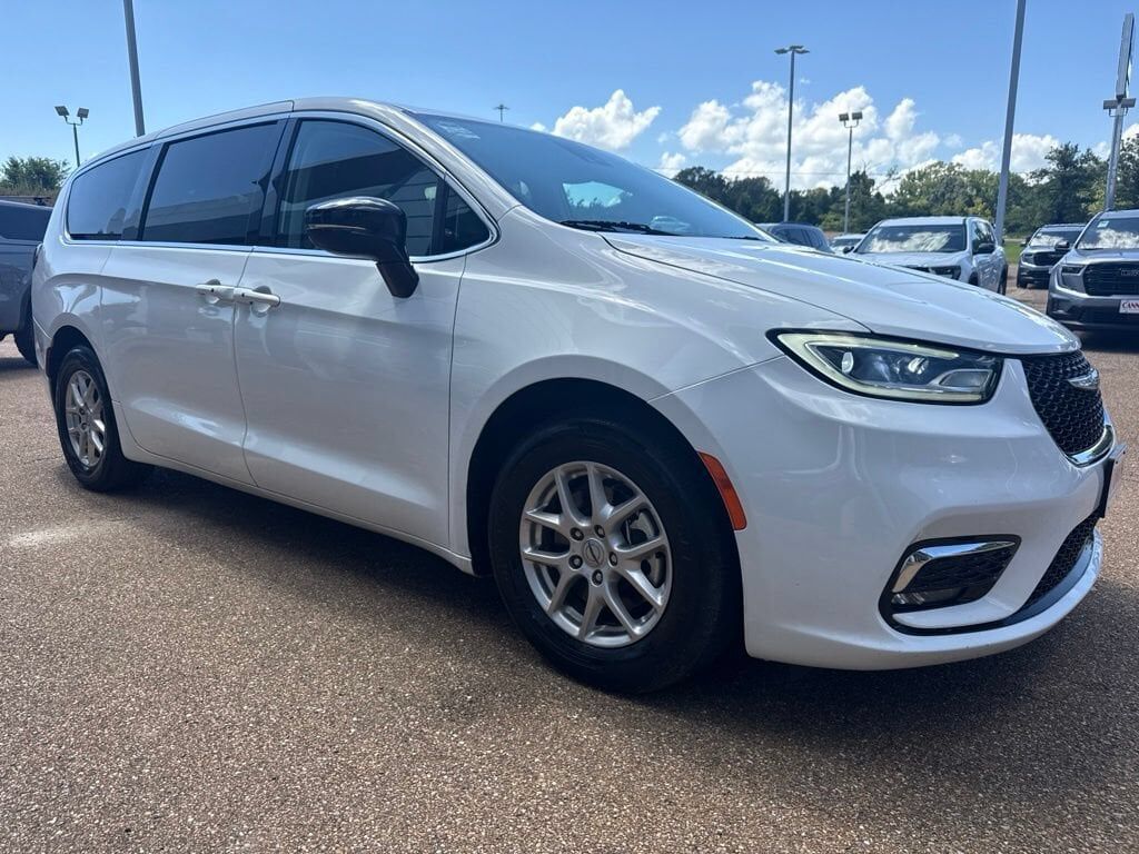 2024 CHRYSLER Pacifica