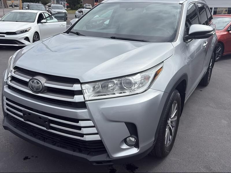 2017 TOYOTA Highlander