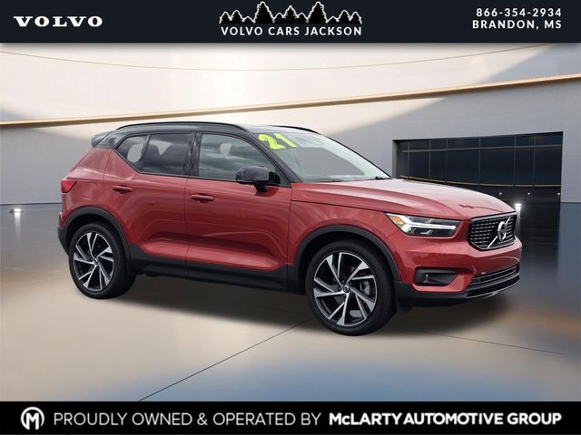 2021 VOLVO XC40