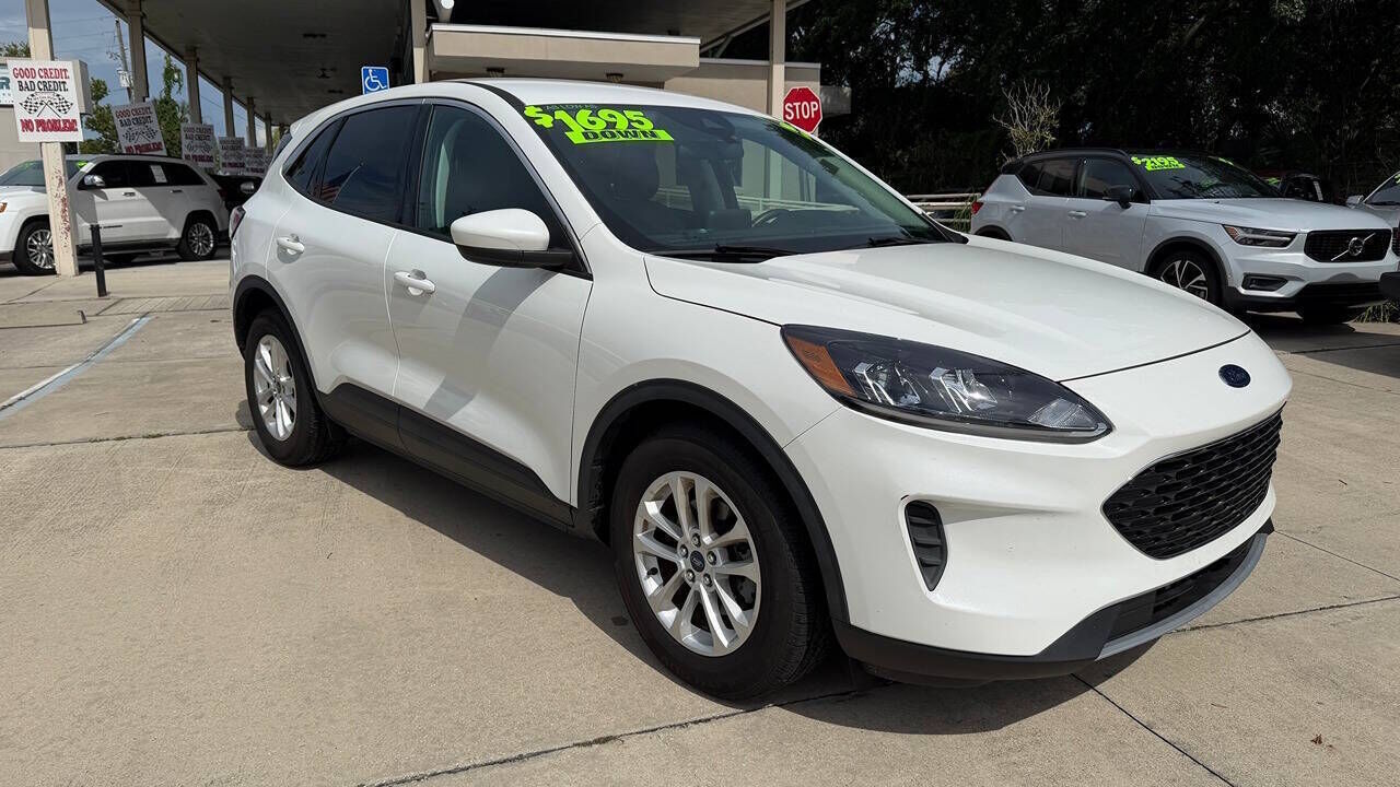 2021 FORD Escape