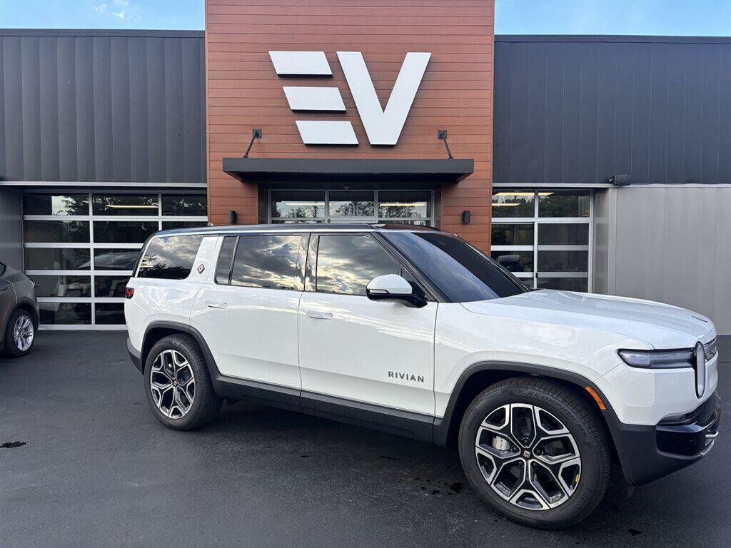 2026 RIVIAN R1S