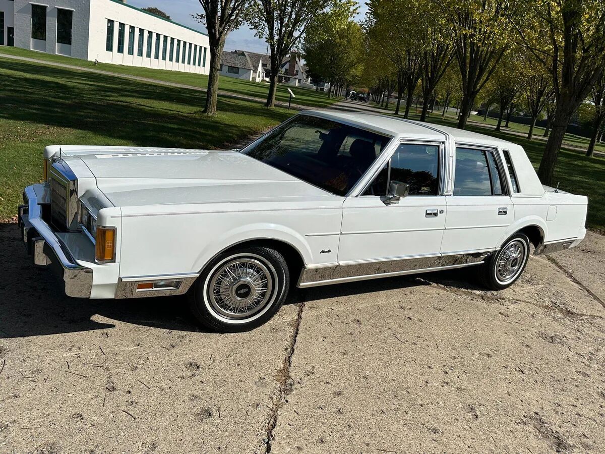 1989 LINCOLN Town Car