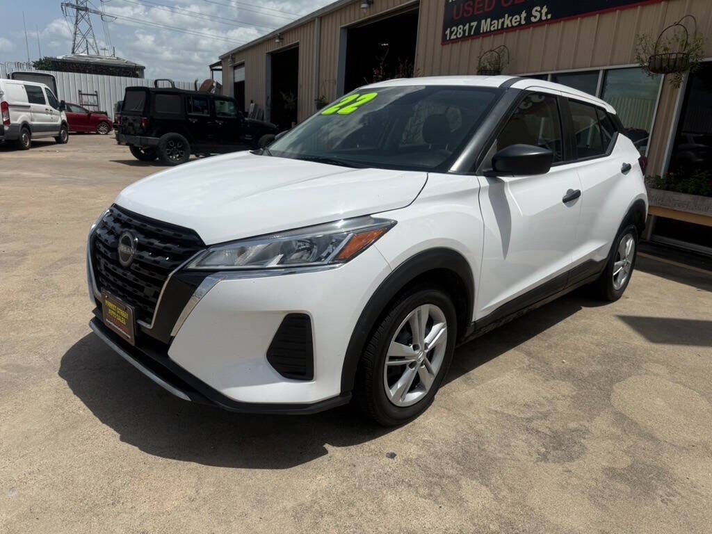 2022 NISSAN Kicks