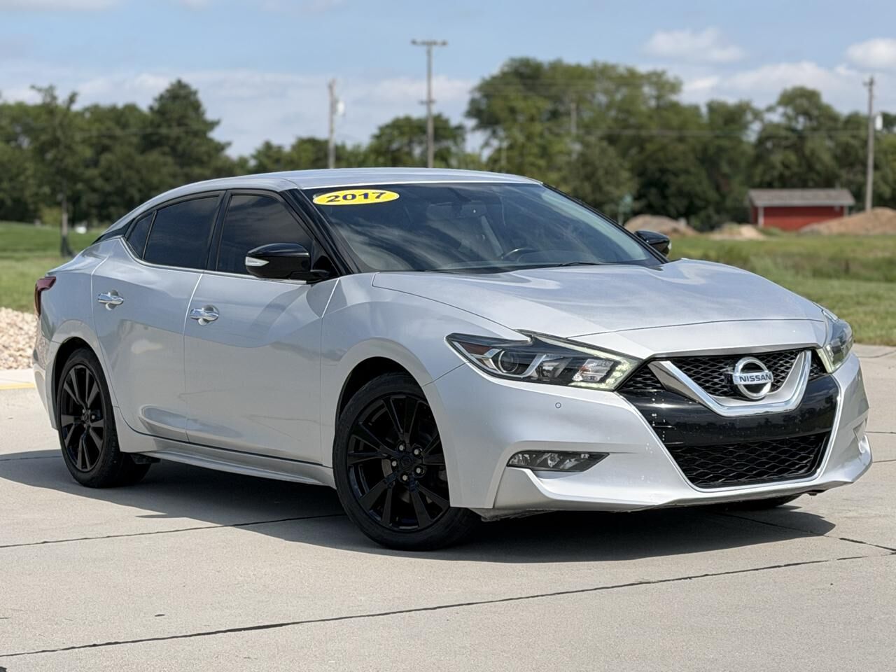 2017 NISSAN Maxima